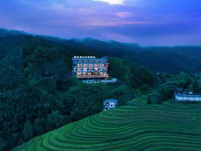 Longji Skyreach Peak Resort - Golden Buddha Summit